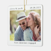 初めてのクリスマス婚約したミニマル写真 セラミックオーナメント (左)