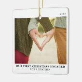 初めてのクリスマス婚約したミニマル婚約写真 セラミックオーナメント (左)