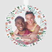 初めてのクリスマス婚約したモダンフローラカップル写真 オーナメント (裏面)