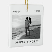 初めてのクリスマス婚約したモダンミニマル写真 セラミックオーナメント (右)