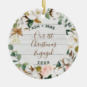 初めてのクリスマス婚約したユーカリリース写真 セラミックオーナメント (正面)