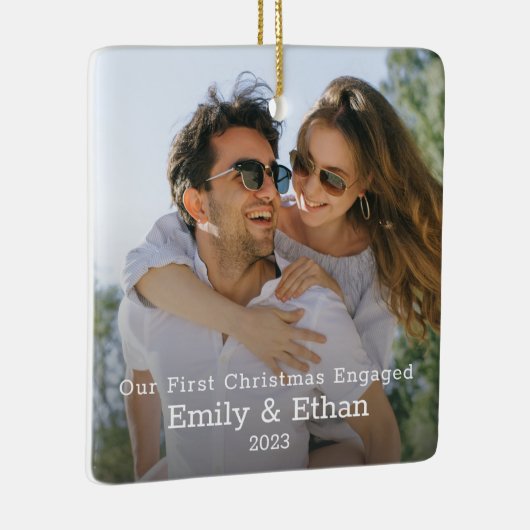 初めてのクリスマス婚約した写真ミニマルモダン セラミックオーナメント (右)