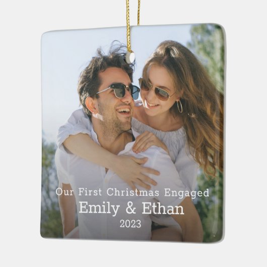 初めてのクリスマス婚約した写真ミニマルモダン セラミックオーナメント (左)