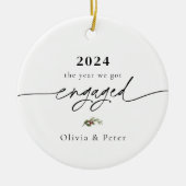 初めてのクリスマス婚約した写真 セラミックオーナメント (正面)