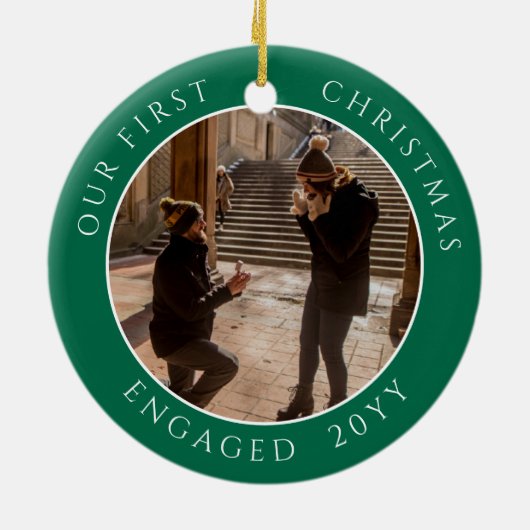 初めてのクリスマス婚約した写真Keepsake セラミックオーナメント (裏面)