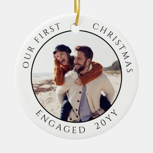 初めてのクリスマス婚約した写真Keepsake セラミックオーナメント (正面)