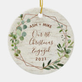 初めてのクリスマス婚約した樺の木ユーカリ写真 セラミックオーナメント (正面)