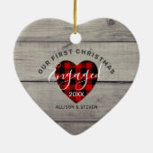 初めてのクリスマス婚約した素朴ハートカスタマイズ セラミックオーナメント (裏面)