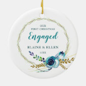 初めてのクリスマス婚約した素朴バラパーソナライズされた セラミックオーナメント (裏面)