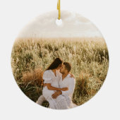 初めてのクリスマス婚約した金ゴールド写真 セラミックオーナメント (裏面)