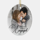 初めてのクリスマス婚約した2フォトカスタムカラー セラミックオーナメント (右)