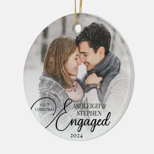 初めてのクリスマス婚約した2フォトカスタムカラー セラミックオーナメント (左)