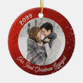 初めてのクリスマス婚約した2フォトレッドスノーフレーク セラミックオーナメント (正面)