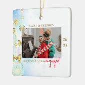 初めてのクリスマス婚約した2枚の写真のクリモダンスマス セラミックオーナメント (左)