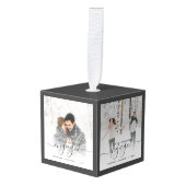 初めてのクリスマス婚約した4枚のフォトグレースクリプト キューブオーナメント (正面アングル)