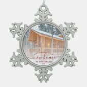 初めてのクリスマス新しいホームカスタムフォトレッドスクリプト スノーフレークピューターオーナメント (正面)