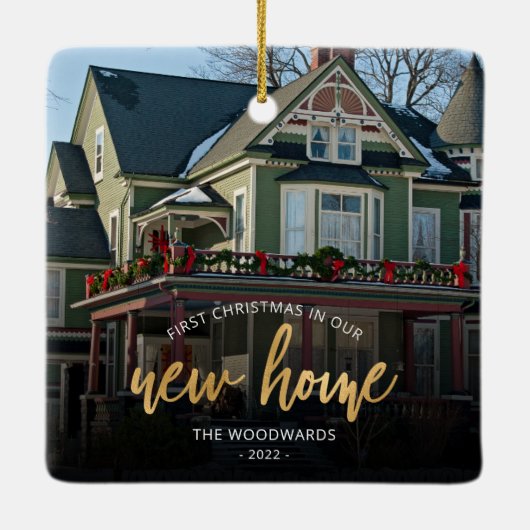 初めてのクリスマス新しいホーム金ゴールドスクリプトフォトスクエア セラミックオーナメント (裏面)