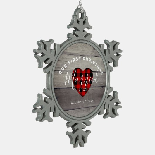 初めてのクリスマス結婚したの新しい名素朴前 スノーフレークピューターオーナメント (左)