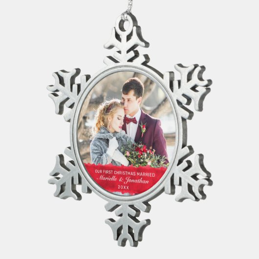 初めてのクリスマス結婚したの白いスクリプトフォト スノーフレークピューターオーナメント (右)