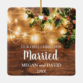 初めてのクリスマス結婚したの素朴な木と光 セラミックオーナメント (裏面)