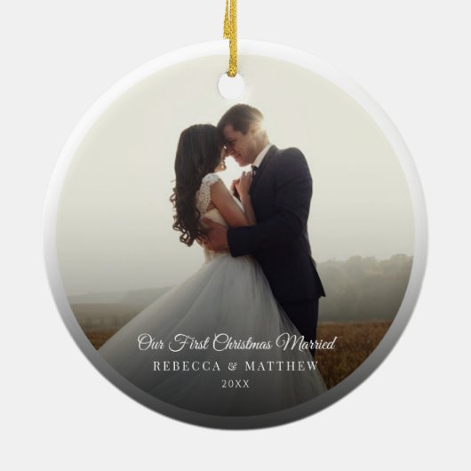 初めてのクリスマス結婚したの結婚写真保存 セラミックオーナメント (裏面)
