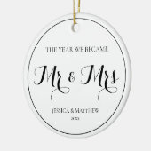 初めてのクリスマス結婚したエレガントのシンプルミセス セラミックオーナメント (左)