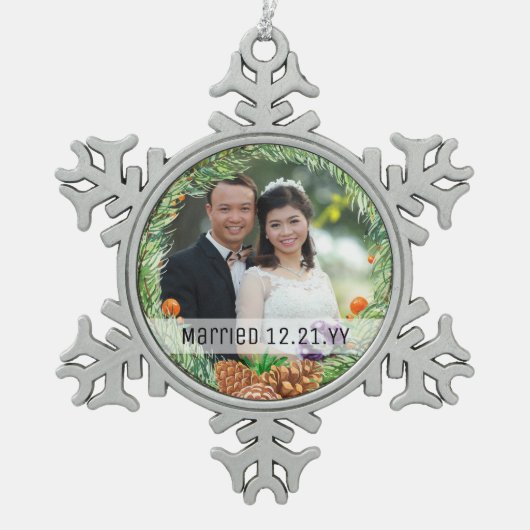 初めてのクリスマス結婚したフォトスノーフレークツリーデコール スノーフレークピューターオーナメント (正面)