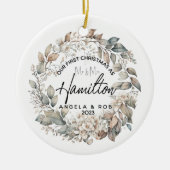 初めてのクリスマス結婚したフローラリーフリース セラミックオーナメント (正面)