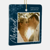 初めてのクリスマス結婚したブルースノーフレーク写真 セラミックオーナメント (右)