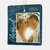 初めてのクリスマス結婚したブルースノーフレーク写真 セラミックオーナメント (左)