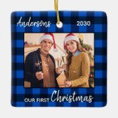 初めてのクリスマス結婚したブループレイドカップルの写真 セラミックオーナメント (正面)