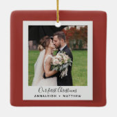 初めてのクリスマス結婚したホリデー写真 セラミックオーナメント (裏面)