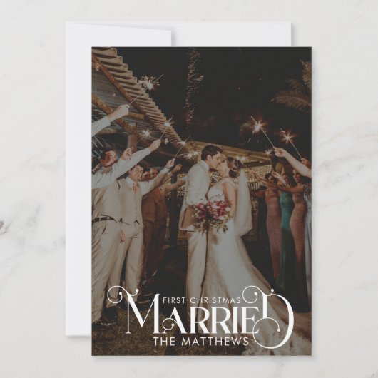 初めてのクリスマス結婚したミニマルタイポグラフィ写真 シーズンカード (正面)