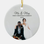 初めてのクリスマス結婚した夫妻の写真 セラミックオーナメント (正面)