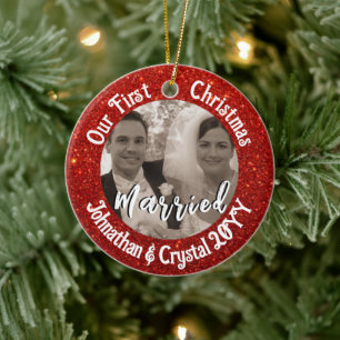 初めてのクリスマス結婚した赤パーソナライズされたグリッター セラミックオーナメント