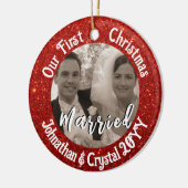 初めてのクリスマス結婚した赤パーソナライズされたグリッター セラミックオーナメント (左)