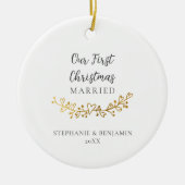 初めてのクリスマス結婚した金ゴールドハートガーランドフォト セラミックオーナメント (正面)