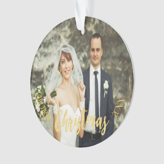 初めてのクリスマス結婚のフォト金ゴールドスクリプト オーナメント (正面)