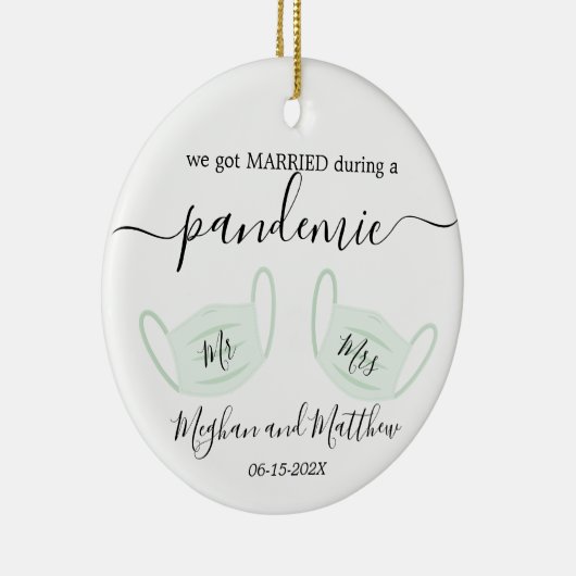 初めてのクリスマス結婚の流行性検疫マスク セラミックオーナメント (右)