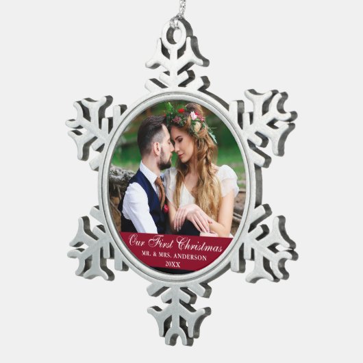 初めてのクリスマス結婚ズ·バーガンディ スノーフレークピューターオーナメント (右)