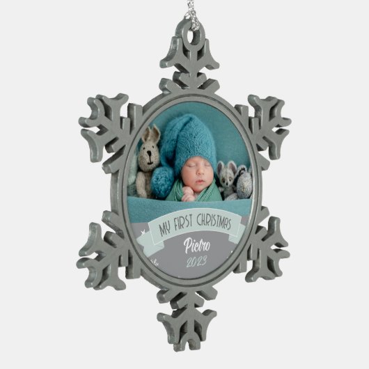 初めてのクリスマス赤面グリーン男の赤ちゃん写真 スノーフレークピューターオーナメント (左)