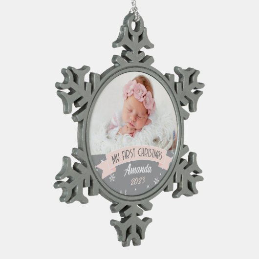初めてのクリスマス赤面ピンクベビーガール写真 スノーフレークピューターオーナメント (左)