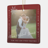 初めてのクリスマス2枚の写真ミセス・カップル・レッド セラミックオーナメント (左)