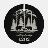 初めてのクリスマス2025カスタム年3人の家族 ガラスオーナメント (裏面)