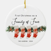 初めてのクリスマス4人のストッキング セラミックオーナメント (裏面)