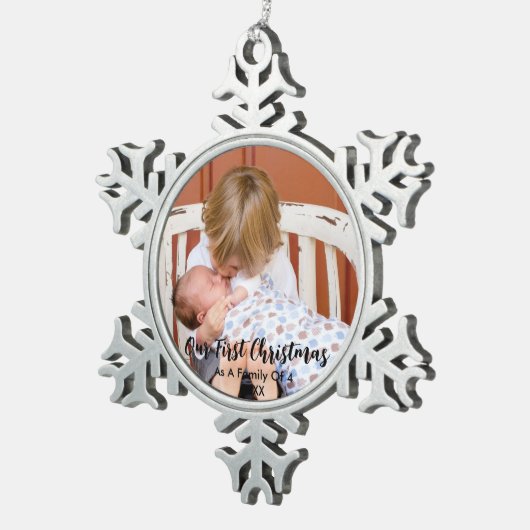 初めてのクリスマス4人の家族 スノーフレークピューターオーナメント (右)