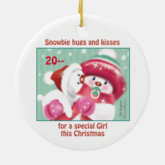 初めてのクリスマス、ベビーガール、かわいいスノービー セラミックオーナメント (裏面)