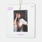 初めてのクリスマス 婚約した |タイプライターミニマルの写真 セラミックオーナメント (左)