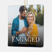 初めてのクリスマス 婚約した |ミニマル写真のカスタム セラミックオーナメント (左)