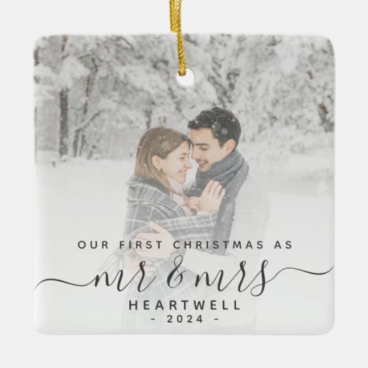 初めてのクリスマス 結婚記念 カスタム写真 グレー スクリプト セラミックオーナメント (正面)